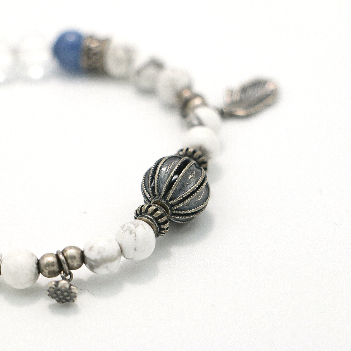 Handmade Howlite and Kyanite Bracelet with Silver Chain - Greek Sculpture Inspired-st-0007